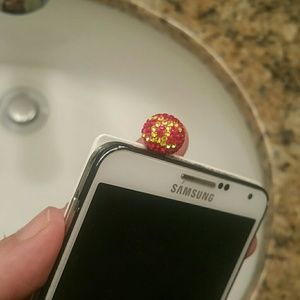 Gorgeous crystal cell phone accessory!!